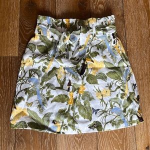 Reformation skirt size 2 100% linen with belt ties in  front and pockets floral
